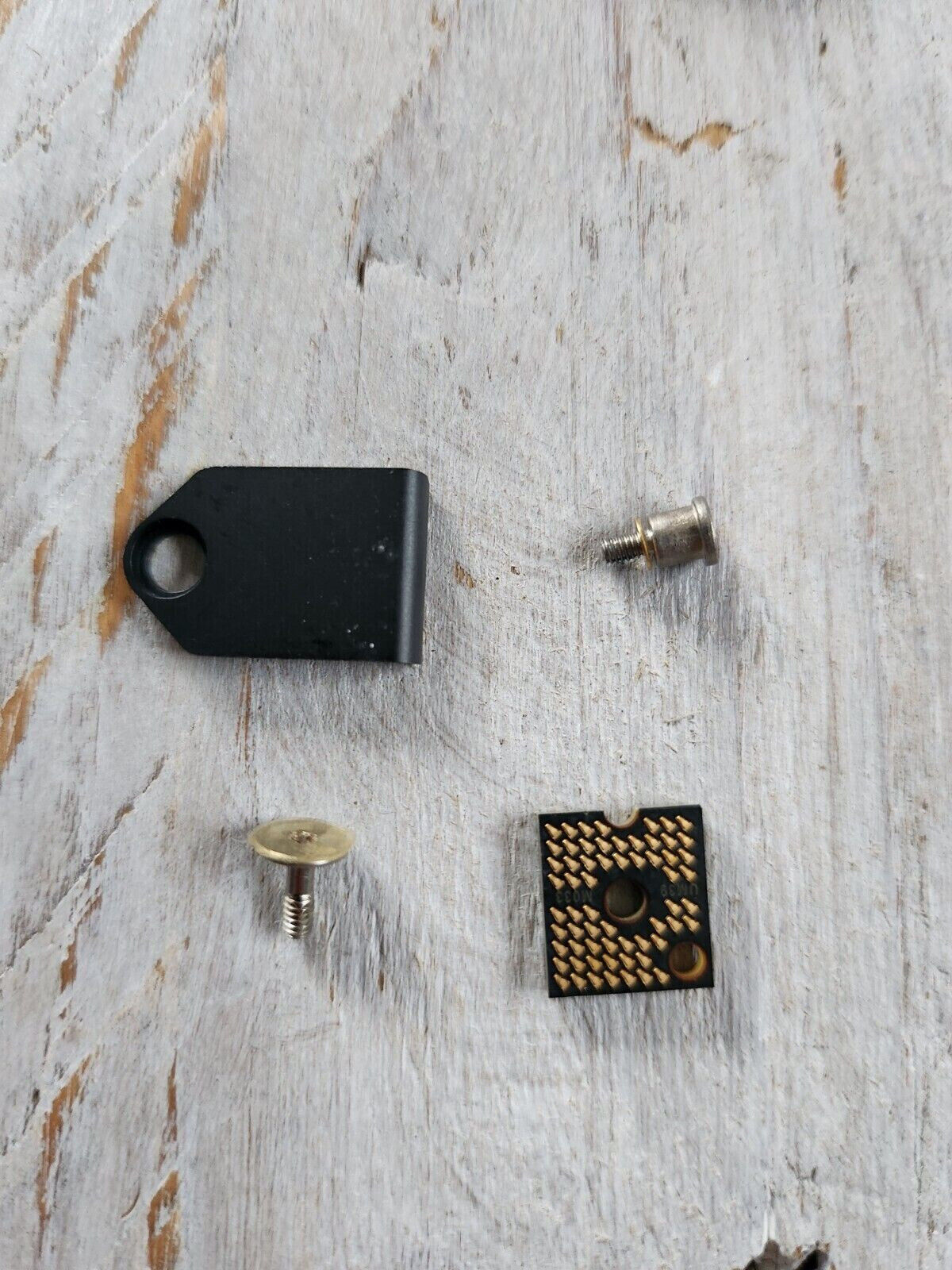 MacBook Pro 13" A1425 Akku Schrauben Battery Screws Contact Board