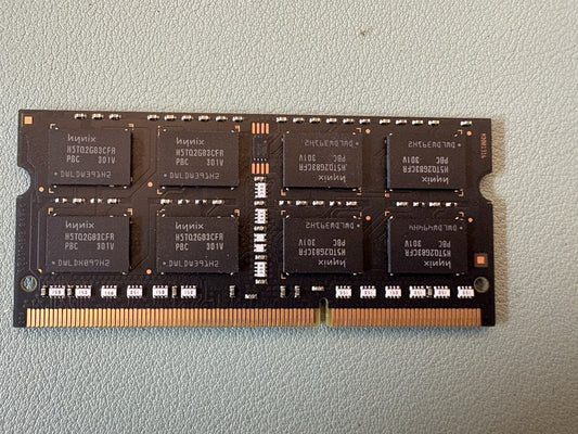 Mémoire RAM DDR3 Hynix HMT351S6CFR8C-PB SO-Dimm 4 Go (1x4) PC3-12800S 1600 CL11
