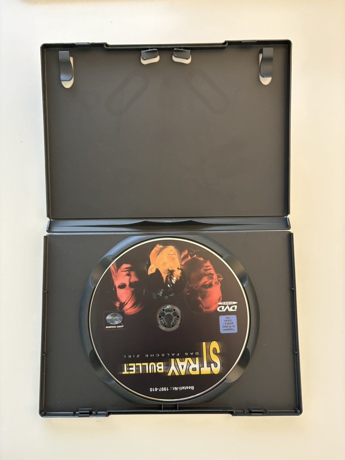 Stray Bullet - La mauvaise cible DVD