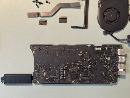 Logicboard MacBook Pro 13" A1502 mid 2014 2.6 GHz i5 8 GB 820-3476-A