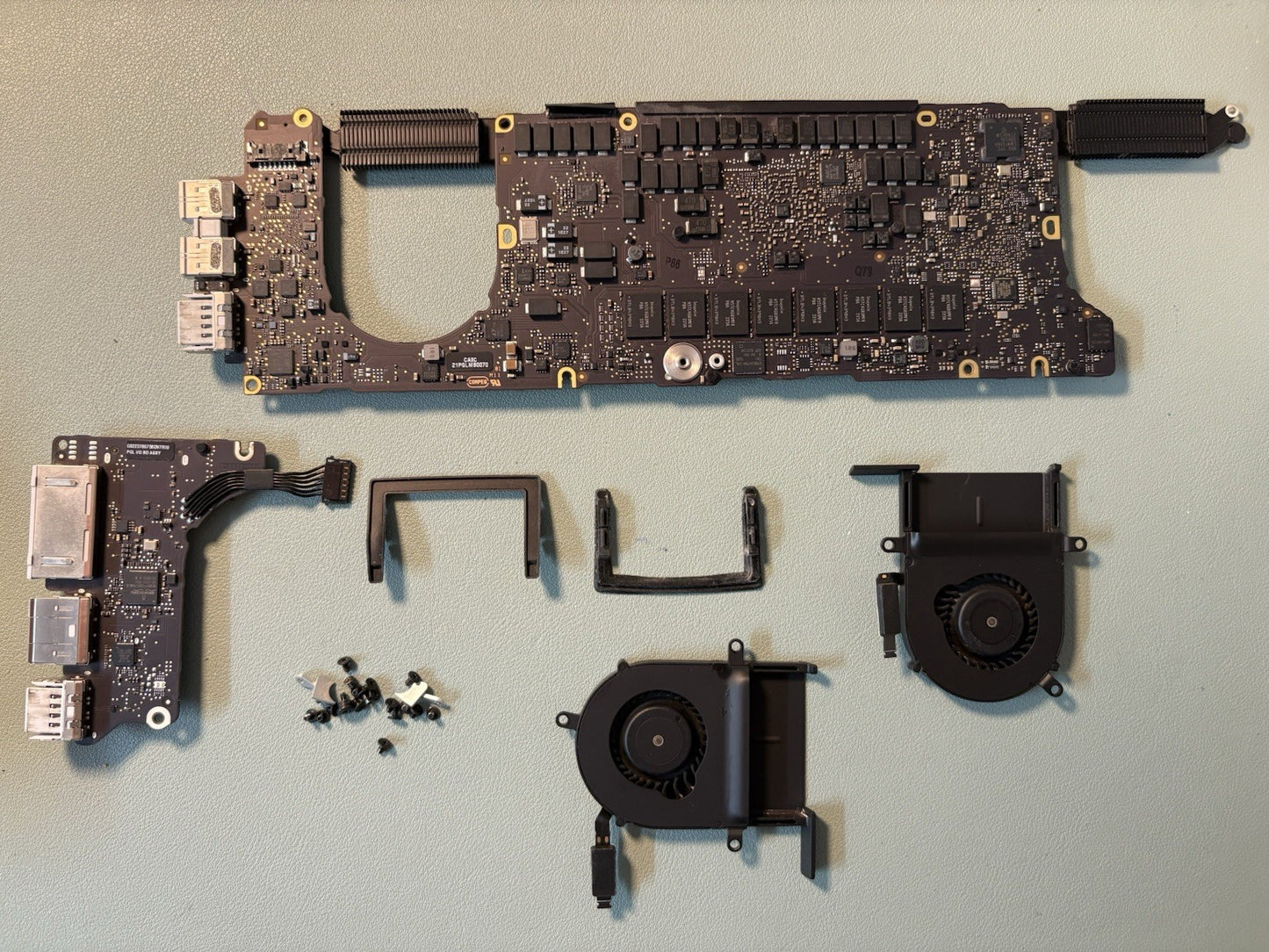 Logicboard MacBook Pro 13" A1425 2.5 GHz i5 8 GB 820-3462-A 661-7346