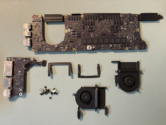 Logicboard MacBook Pro 13" A1425 2.5 GHz i5 8 GB 820-3462-A 661-7346