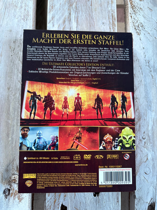 Star Wars: The Clone Wars - Die komplette erste Staffel (4 DVDs, Giftset)