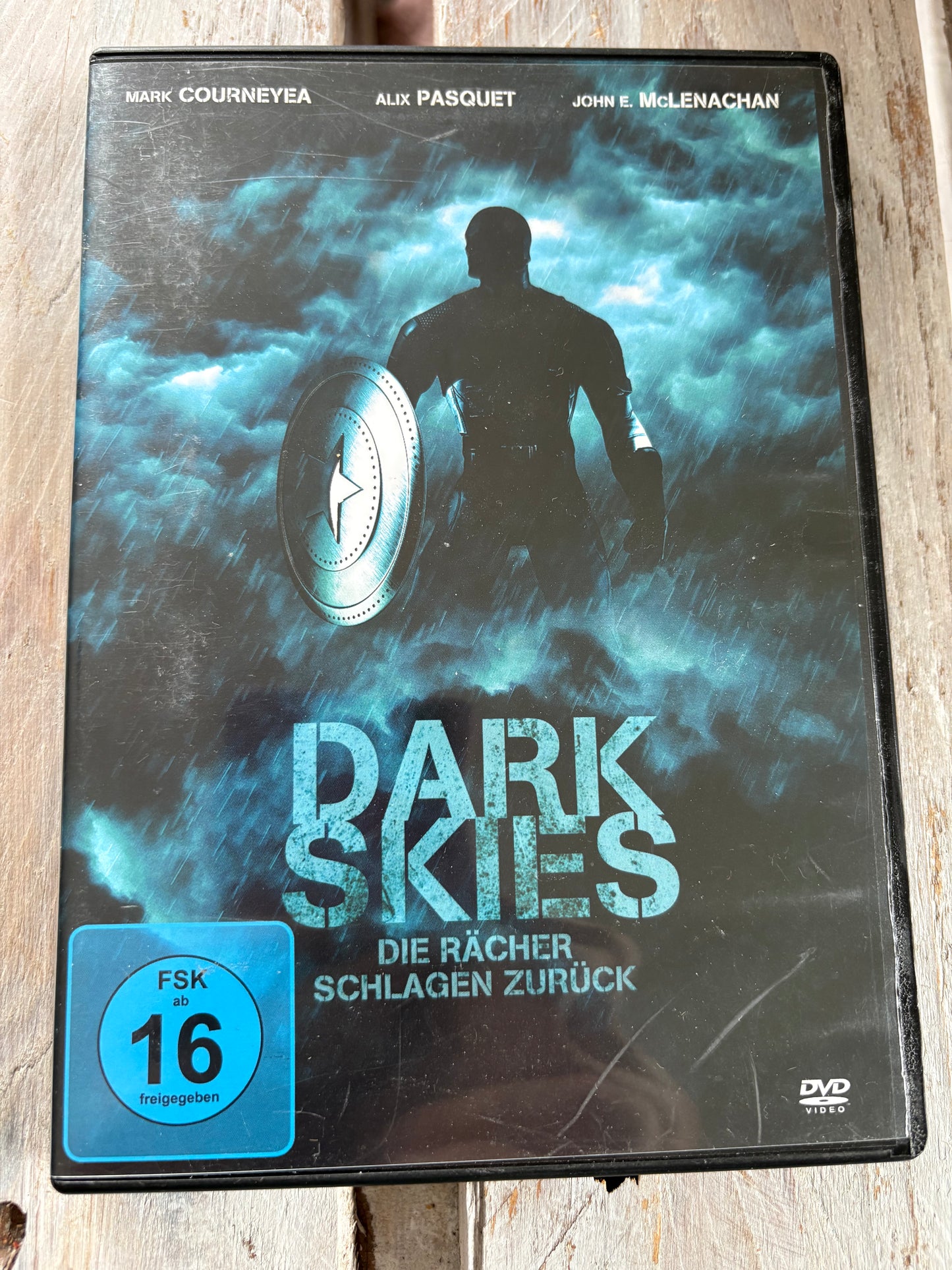 Dark Skies - Die Rächer schlagen zurück